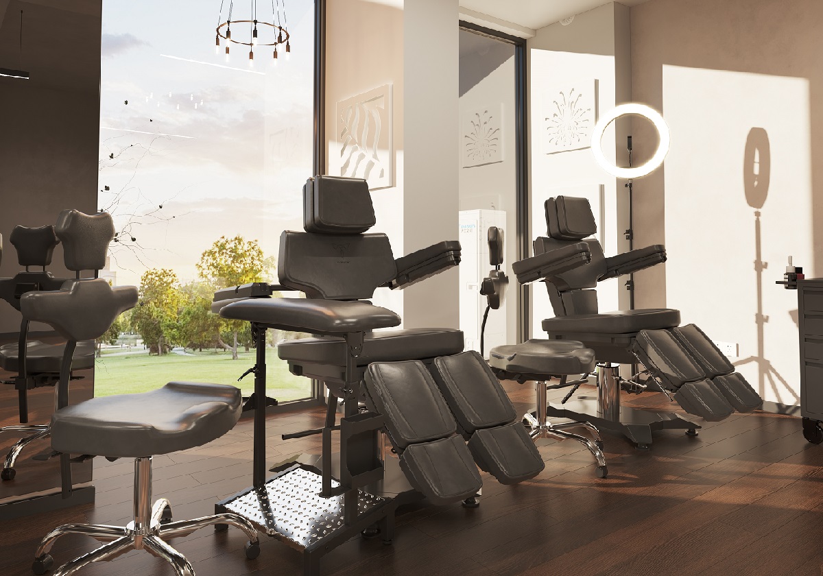 hydraulic tattoo client chair.jpg