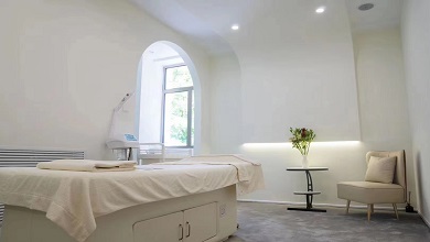 Crafting Exclusive Beauty Experiences: DongPin Beauty Furniture's High-End "Table for One Spa" Solutions