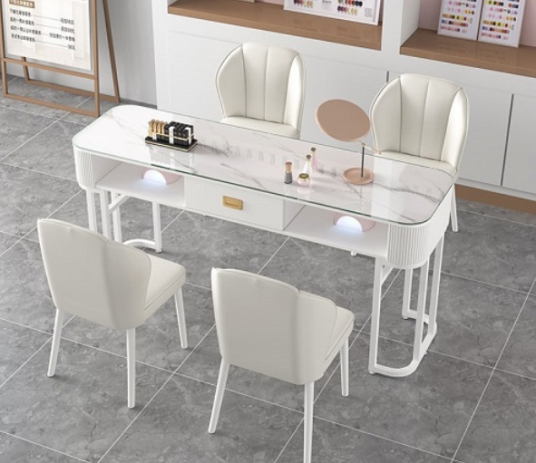 Morden Manicure Table for Nail Salon.png
